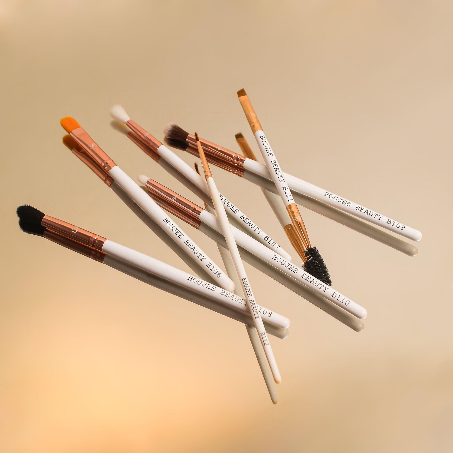 Cleaning and Maintaining Your Makeup Brushes: Tips and Tricks