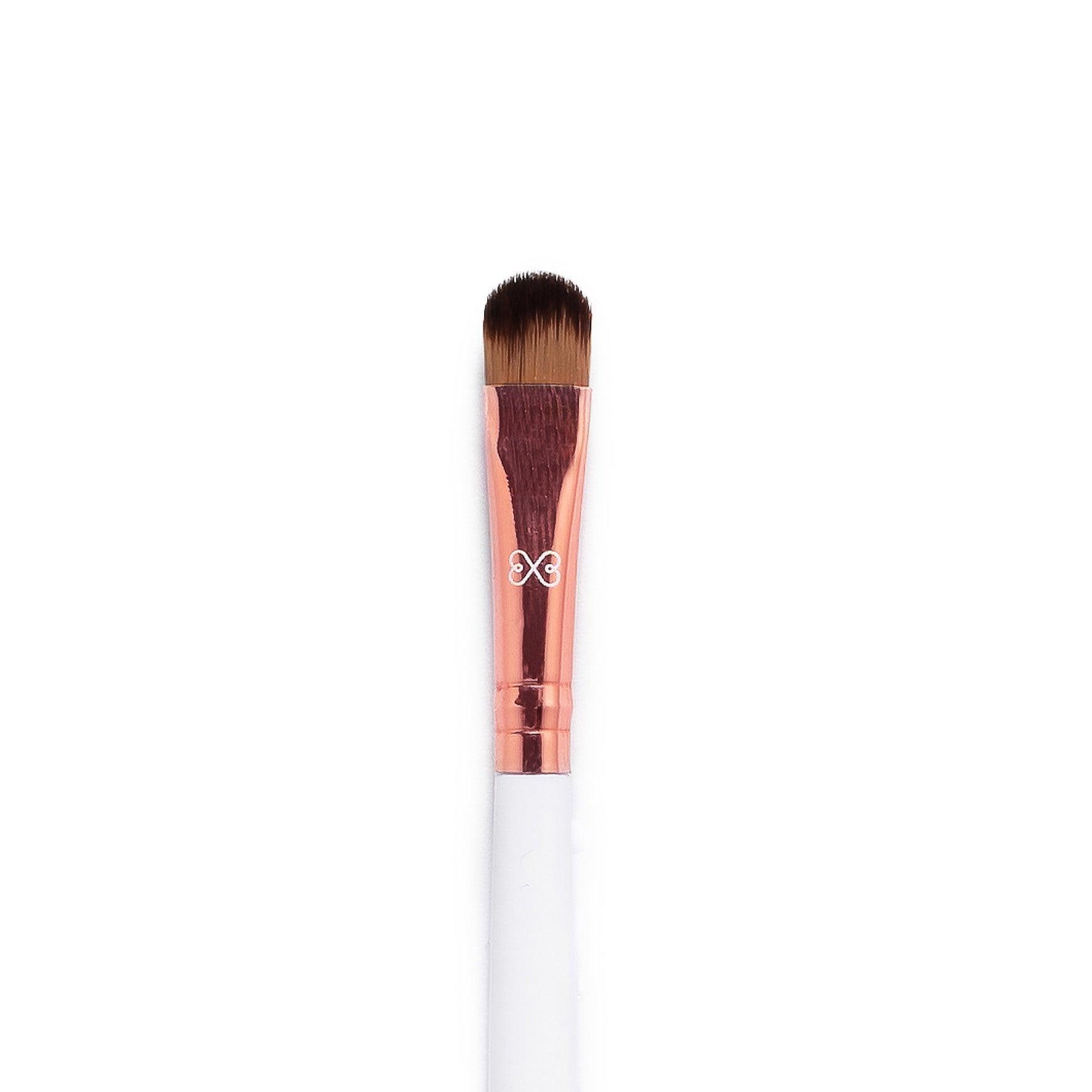 Fool Proof Cut Crease Brush - Boujee Beauty