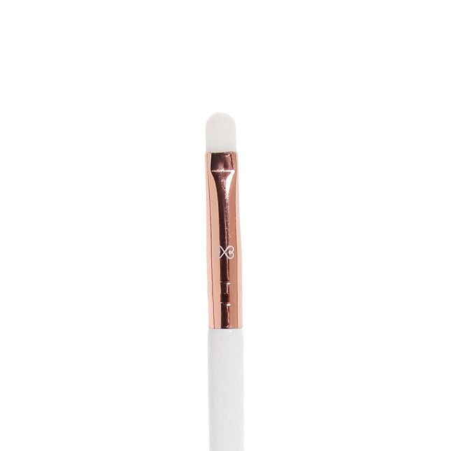 Small Flat Applicator Brush B423 - Boujee Beauty